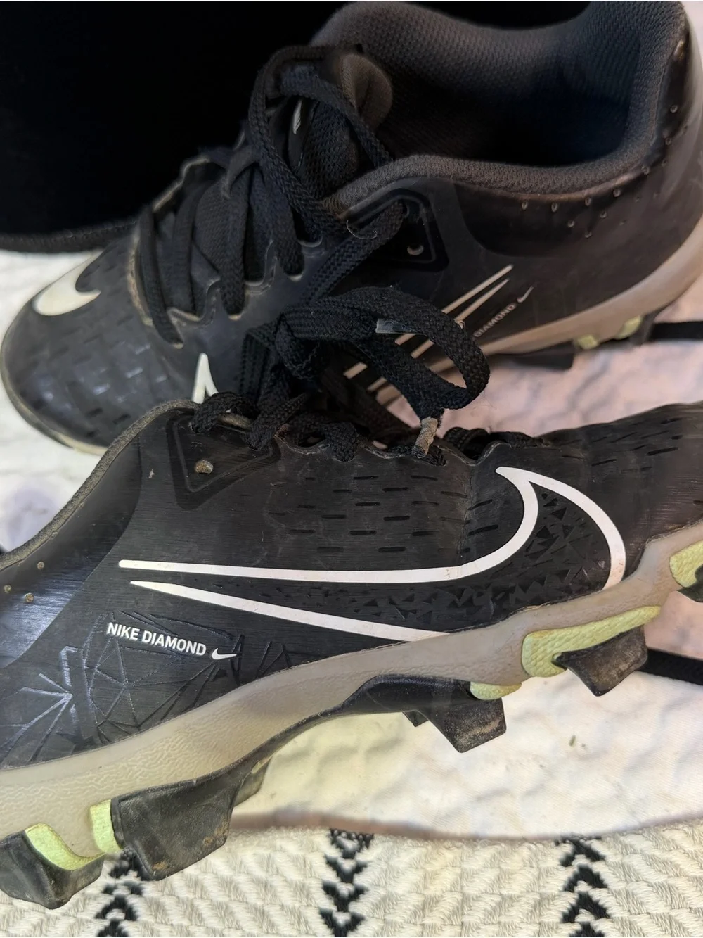 Nike Kids Black and White Baseball Cleats